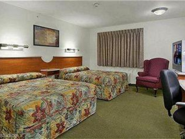 Red Roof Inn Glens Falls - Lake George