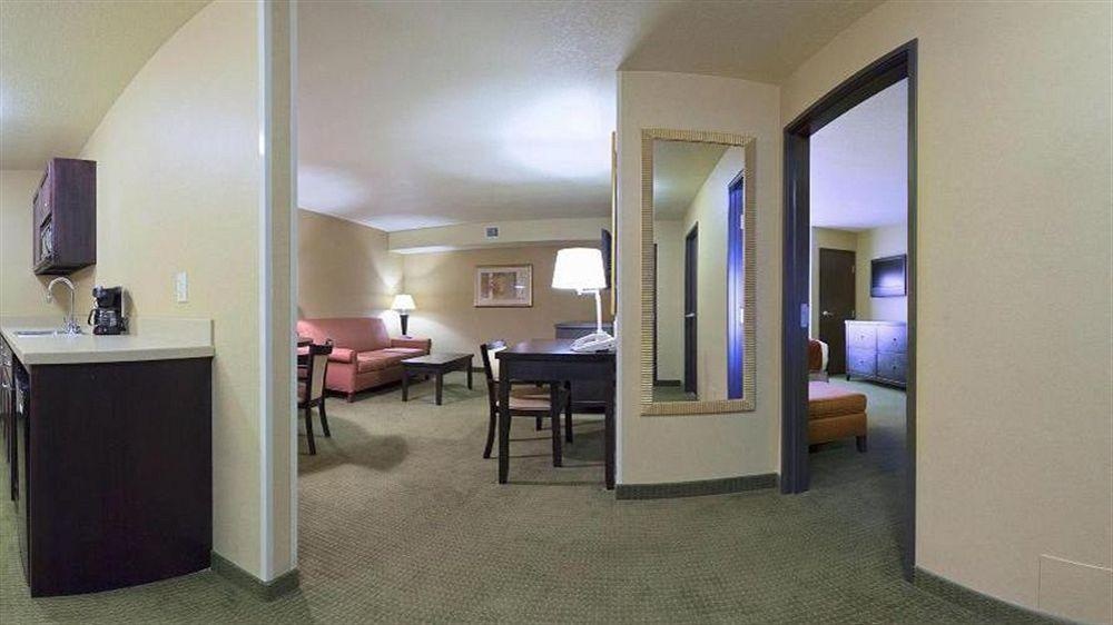 Holiday Inn Express Hotel and Suites Goodland