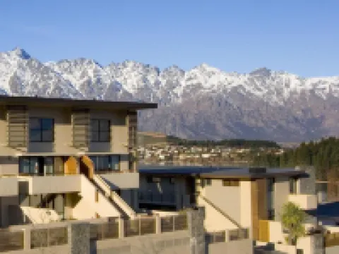 Garden Court Suites and Apartments Hotels in Queenstown
