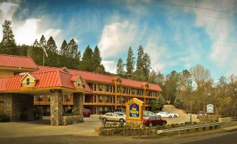 Best Western Plus Yosemite Way Station Motel