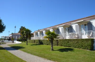 Hotel et Spa les Cleunes Oléron Các khách sạn ở Dolus D'Oleron