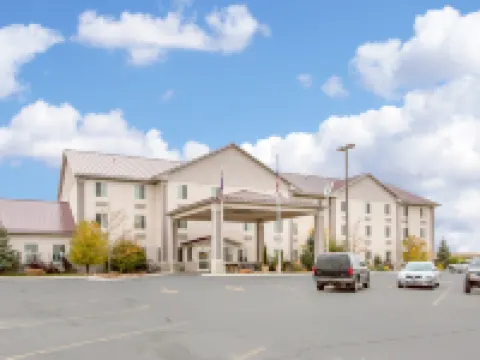 Comfort Inn and Suites Hotels in Riverton