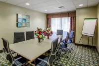 Portland Inn & Suites