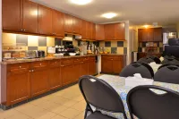 Econo Lodge Inn & Suites Drumheller - Frühstück