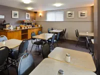 Hotel le Roberval Hotels near Clock Tower Beach