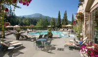 Fairmont Chateau Whistler - Rooftop Pools