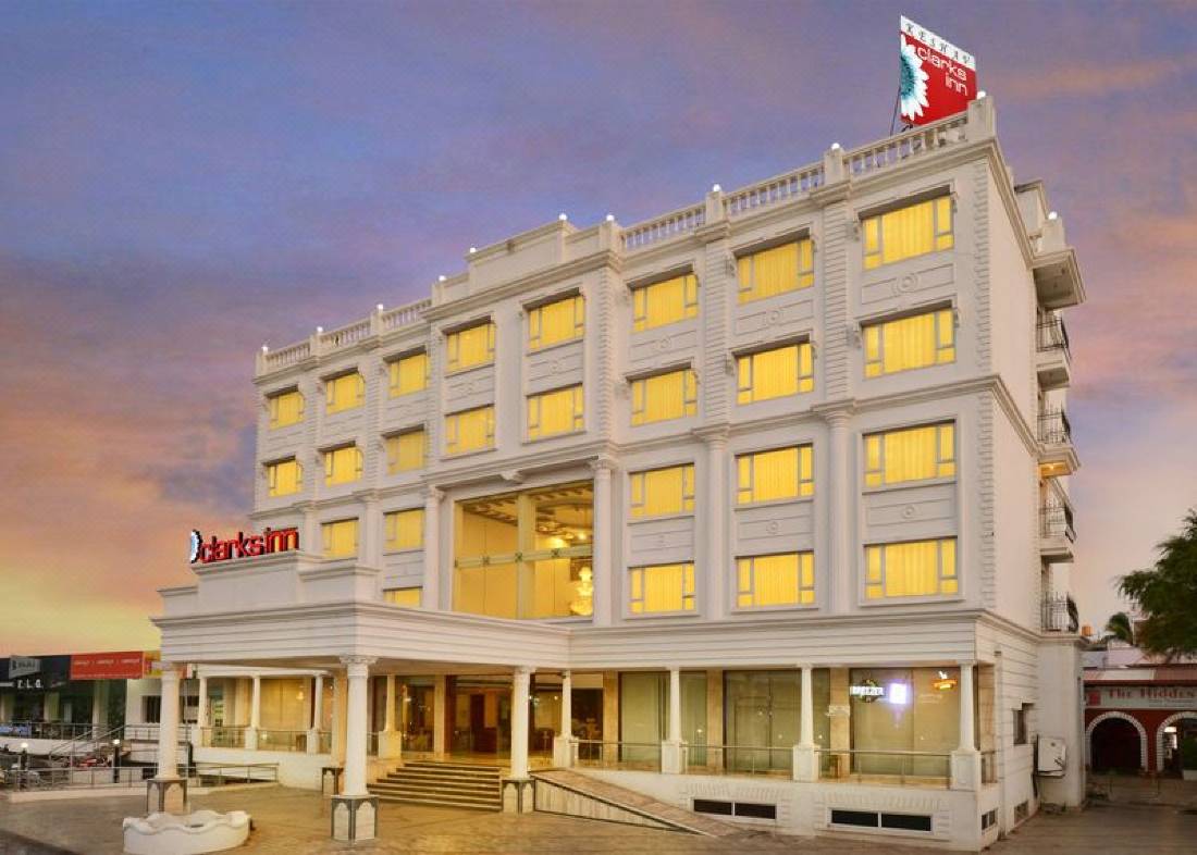 Clarks Inn, Gurgaon-Gurgaon Updated 2022 Room Price-Reviews & Deals |  Trip.com