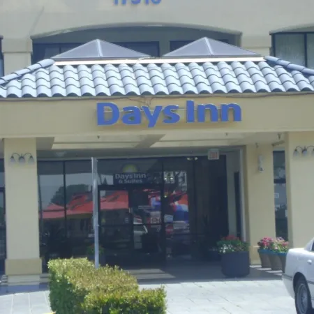Days Inn & Suites by Wyndham Artesia