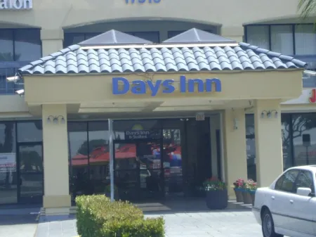 Days Inn & Suites by Wyndham Artesia Отели рядом с достопримечательностью «Kosh»