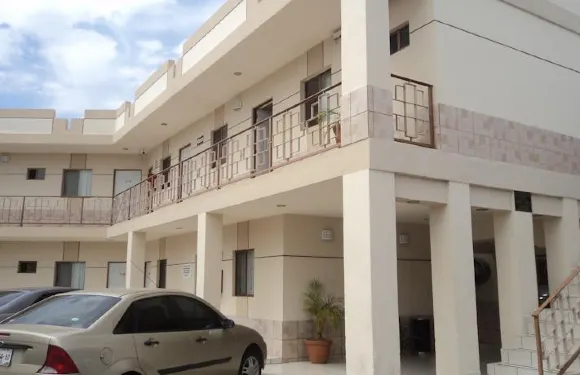 哈斯恩達納昂日酒店