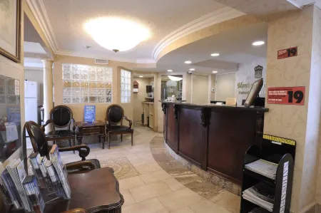 Monte Carlo Inn Toronto West Suites Отели в г. Peel Regional Municipality