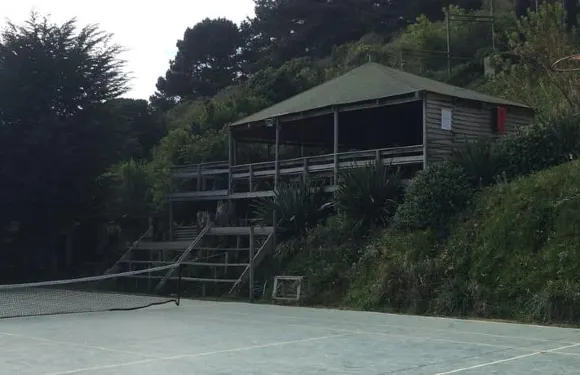 皮納雷斯卡涅里歐酒店