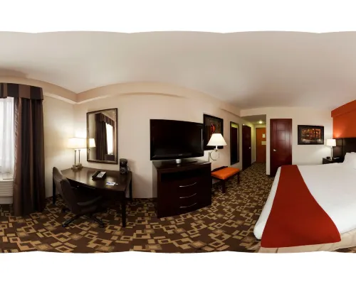 Holiday Inn Express QUEENS - MASPETH by IHG Hotels near Bushwick