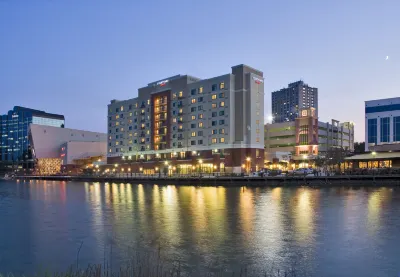 Courtyard Gaithersburg Washingtonian Center Hotels near Bowl America Gaithersburg