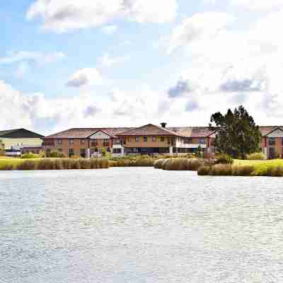 Five Lakes Resort Hotel Exterior