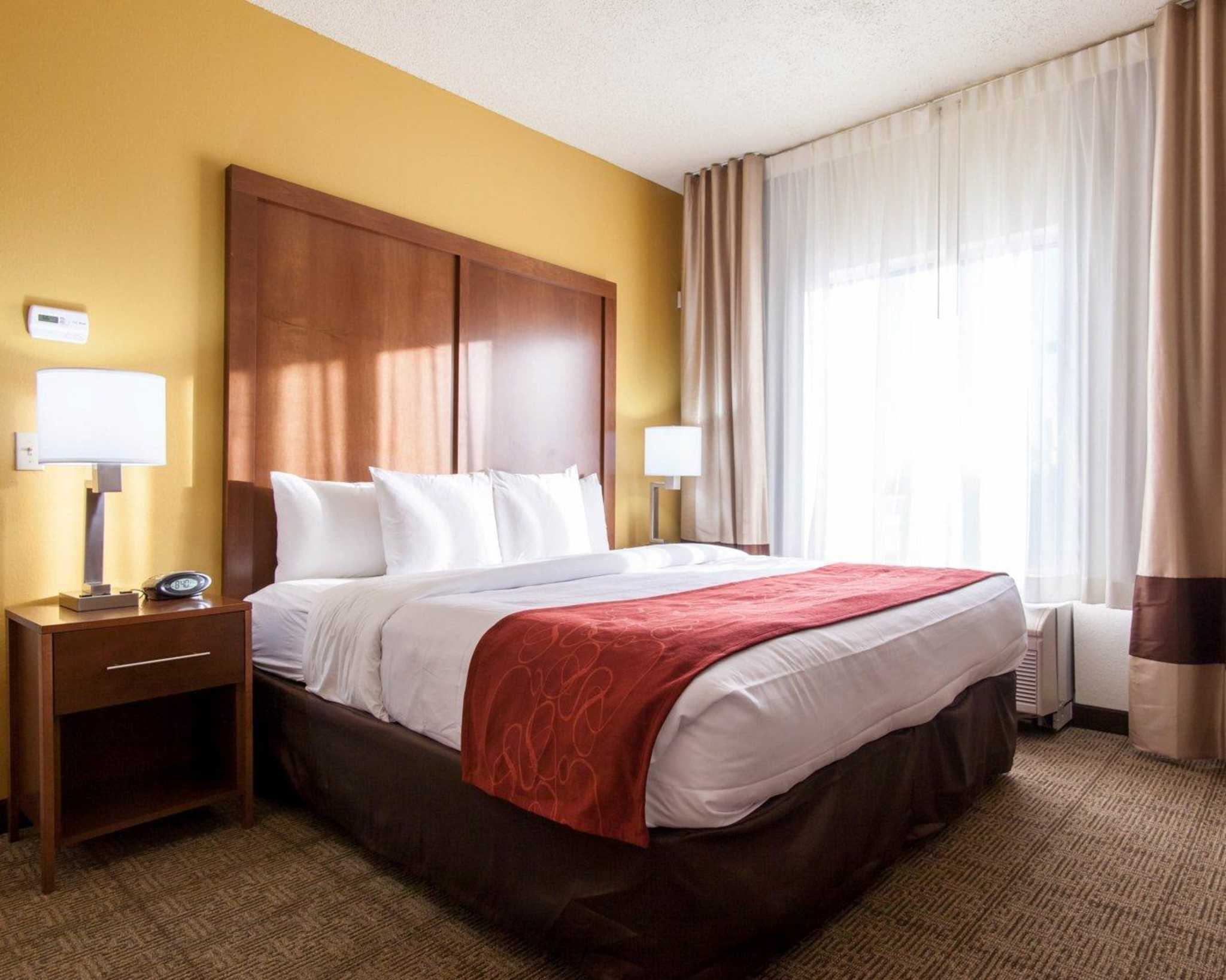 Comfort Suites Central / I-44