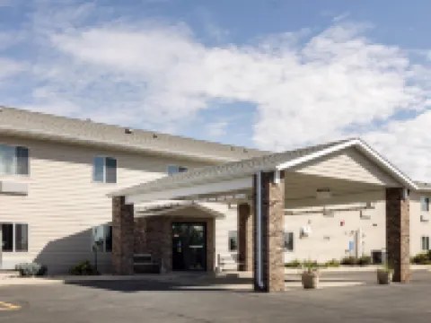 Quality Inn & Suites Watertown Near Prairie Lakes Ice Arena Hotels in Codington County