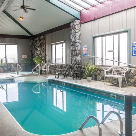 Super 8 by Wyndham Petoskey