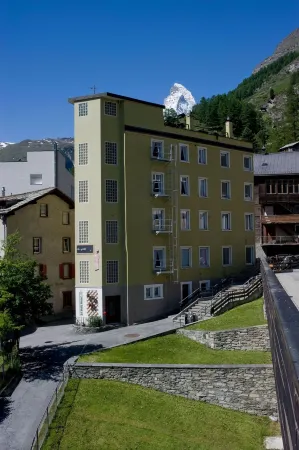 Le Petit Charme-Inn