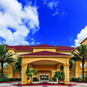 La Quinta Inn & Suites by Wyndham Winnie