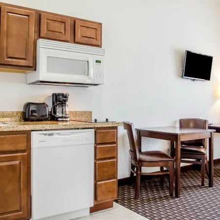 Comfort Inn & Suites Barnesville - Frackville