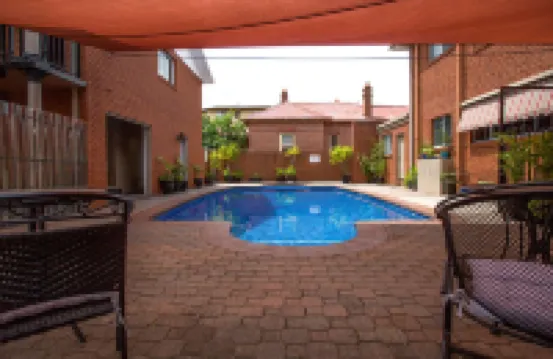 梅拉米汽車旅館