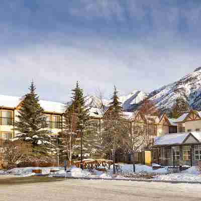Coast Canmore Hotel & Conference Centre Hotel Exterior