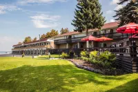 Ramada by Wyndham Jacksons Point Hotel a Georgina