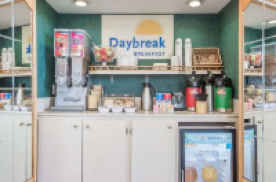 Days Inn by Wyndham Niles Hotels in Niles