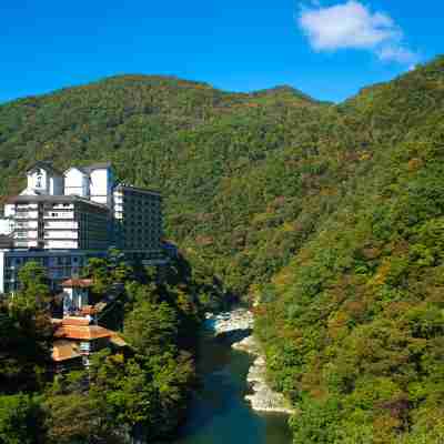 会津芦ノ牧温泉 大川荘 Hotel Exterior