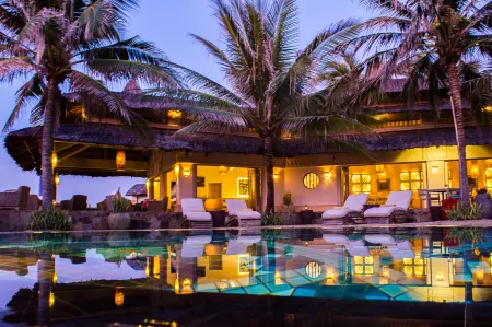 Sailing Club Resort Mui Ne Отели рядом с достопримечательностью «RD Wine Castle»