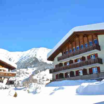 Sport-Lodge Klosters Hotel Exterior