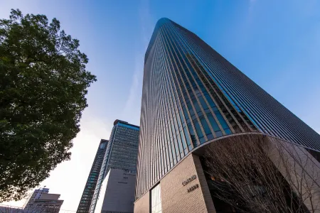 Conrad Osaka Отели рядом со станцией Sozenji Railway Station