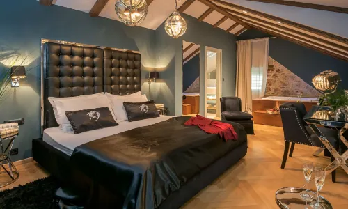 Heritage Hotel 19