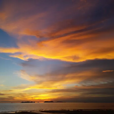 Lanta Castaway Beach Resort