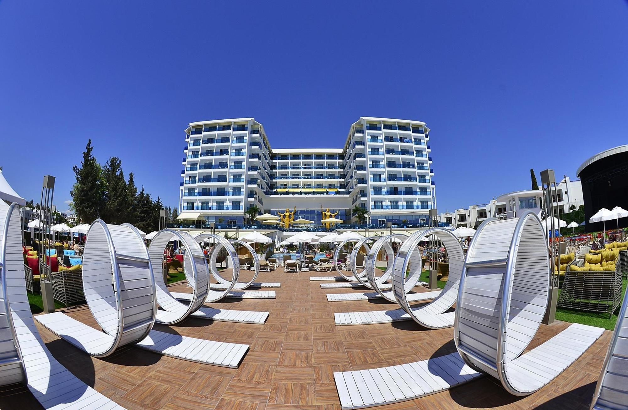 Azura Deluxe Resort & Spa - Ultra All Inclusive