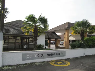 棕櫚城汽車旅館