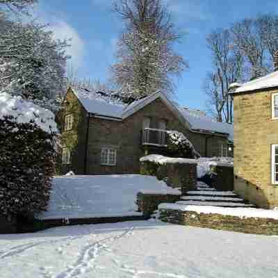 Wood Hall Hotel & Spa Hotel Exterior