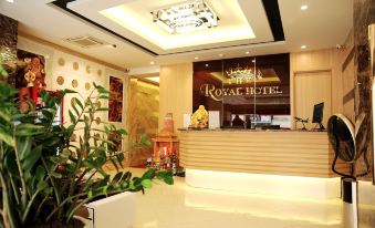 The Royal Hotel Near Westlake