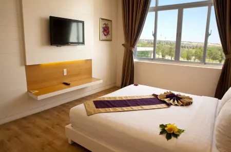 Ocean Vista Отели рядом с достопримечательностью «Po Shanu Cham Towers»