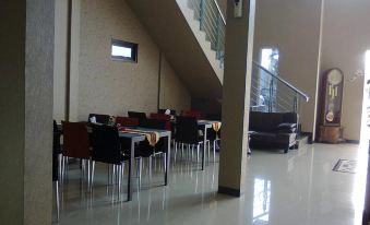 Permata Hotel - Housity
