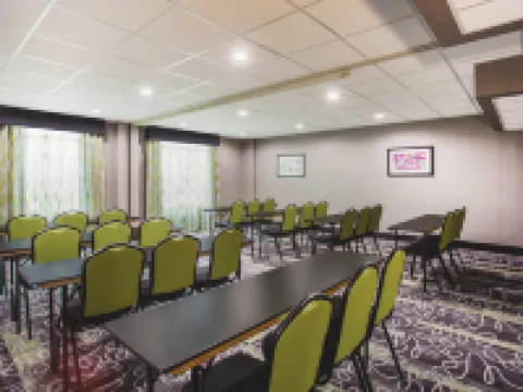 La Quinta Inn & Suites by Wyndham Clearwater South Hotels in Pinellas Park