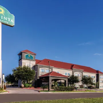La Quinta Inn & Suites by Wyndham Mission at West McAllen