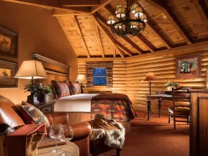 Rustic Inn Creekside