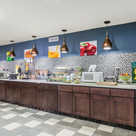 Rodeway Inn & Suites