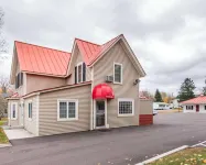 Econo Lodge Hotels near Peebles