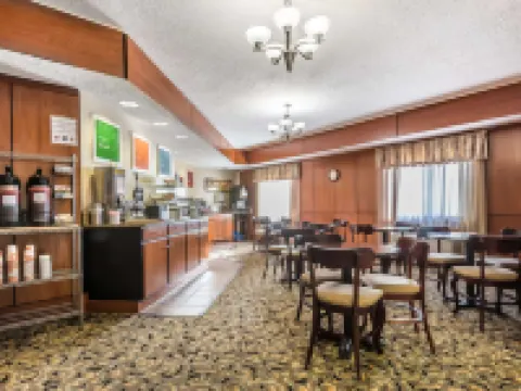 FairBridge Inn & Suites Batavia-Darien Amusement Park Hotels in Batavia