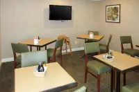 Quality Inn & Suites Raleigh Durham Airport - Bữa sáng
