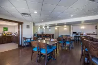 Comfort Inn & Suites Airport South - พร้อมอาหารเช้า