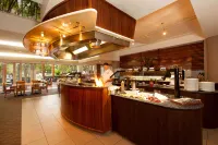 Rydges Esplanade Resort Cairns - breakfast